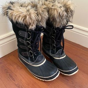 Sorel size 9 black
